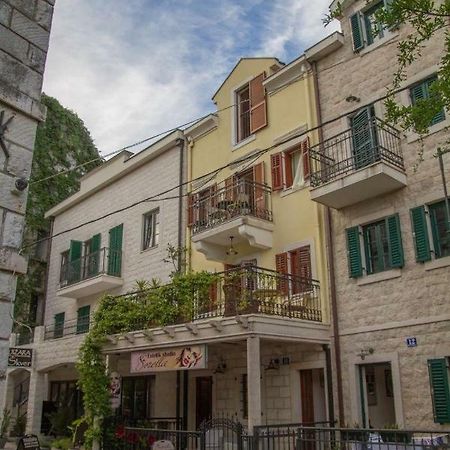 Apartmani Skver Sanja ヘルツェグ・ノヴィ エクステリア 写真
