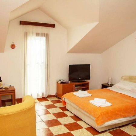 Apartmani Skver Sanja ヘルツェグ・ノヴィ エクステリア 写真