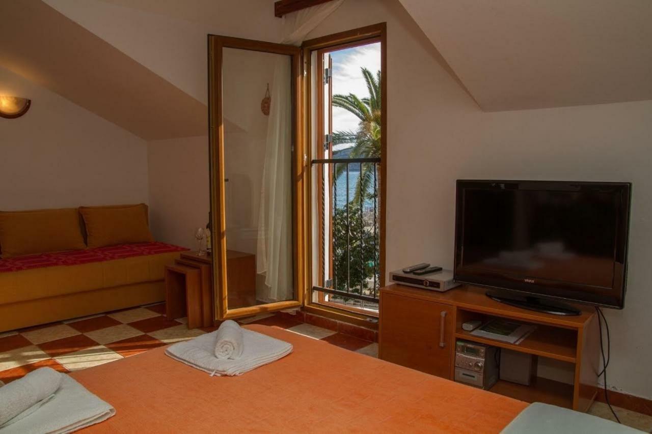 Apartmani Skver Sanja ヘルツェグ・ノヴィ エクステリア 写真
