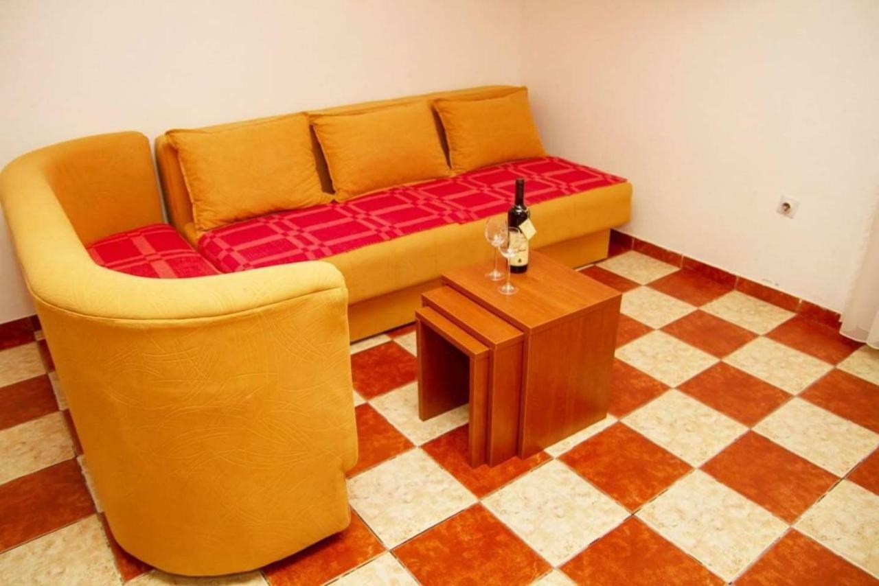 Apartmani Skver Sanja ヘルツェグ・ノヴィ エクステリア 写真