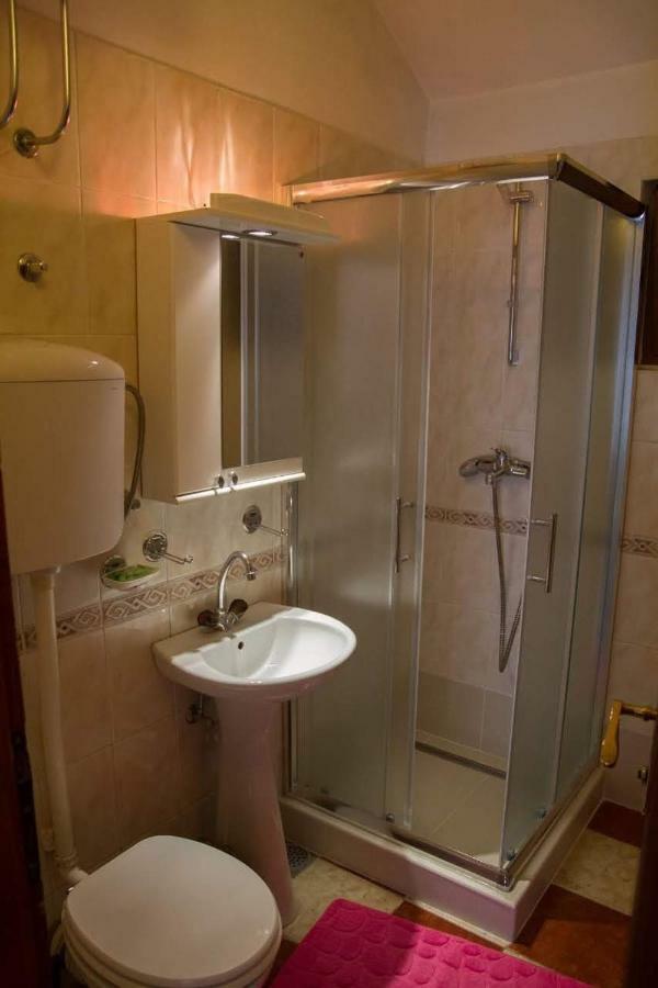 Apartmani Skver Sanja ヘルツェグ・ノヴィ エクステリア 写真