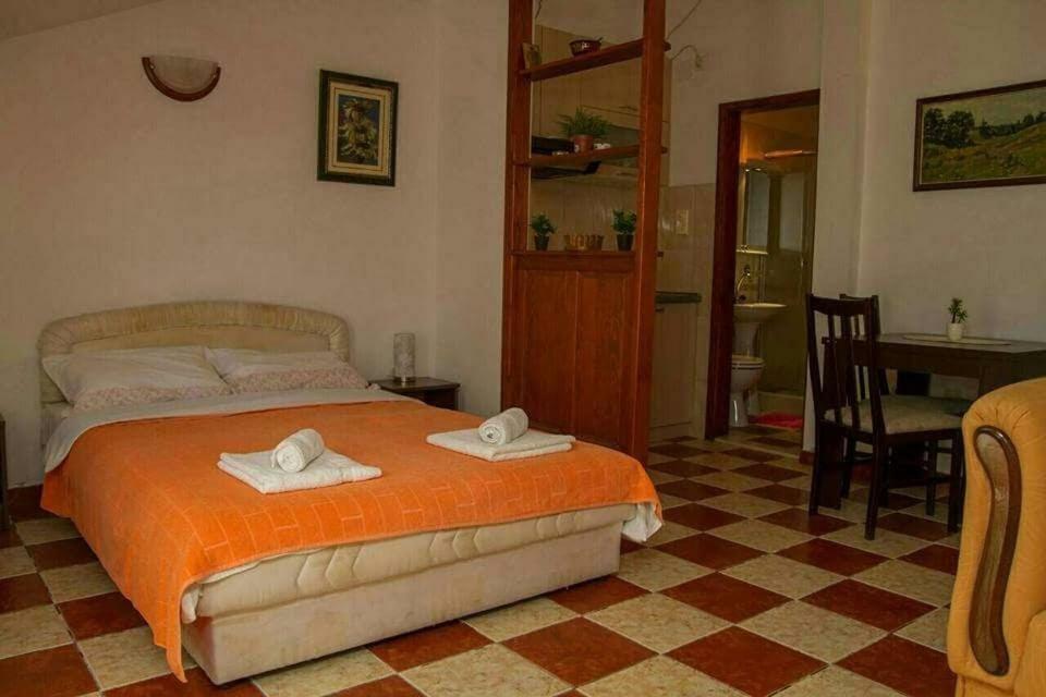 Apartmani Skver Sanja ヘルツェグ・ノヴィ エクステリア 写真